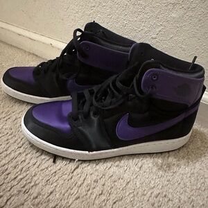 Nike Women's Black and Purple High-Top Sneakers